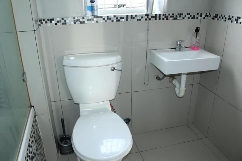 2 Bedroom Property for Sale in Goodwood Park Western Cape